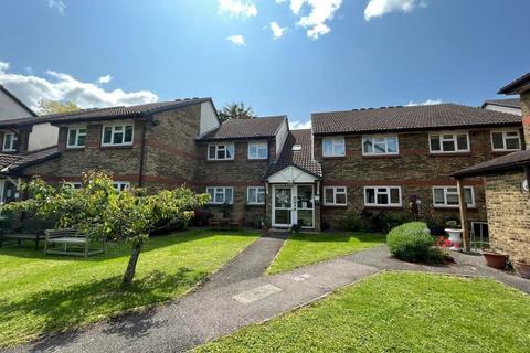 2 bedroom flat for sale - Riverside Court, 1 Chelwood Close, Chingford, London, E4 7UN
