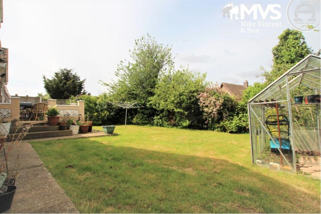 Oakmead Road, St. Osyth, ClactononSea 3 bed bungalow for sale £317,500