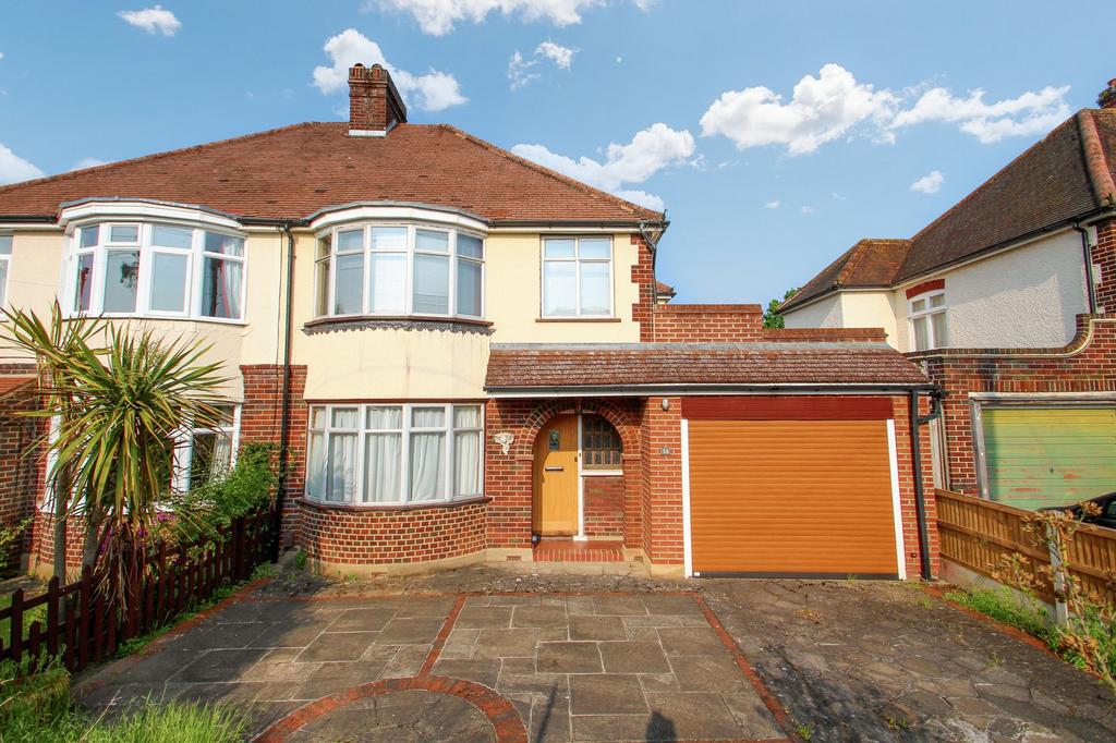 Eastmont Road, Hinchley Wood 3 bed semidetached house for sale £795,000