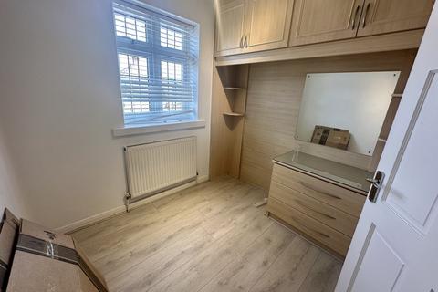 3 bedroom semi-detached house to rent, Orchard Avenue, Feltham, Greater London, TW14