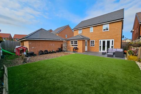 4 bedroom detached house for sale - Gresford Close, Hebburn