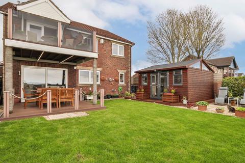 5 bedroom detached house for sale - Ocean Boulevard, Hull, East Riding of Yorkshire, HU9 1TG