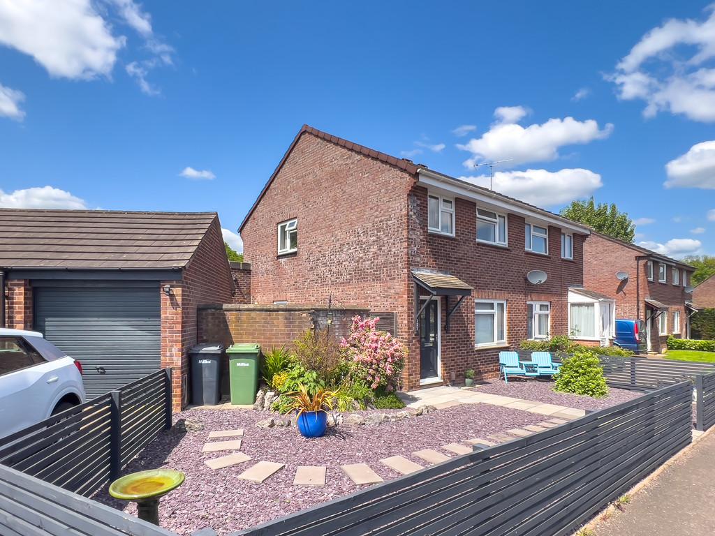 Corn Mill Crescent, Exeter 3 bed semidetached house for sale £375,000