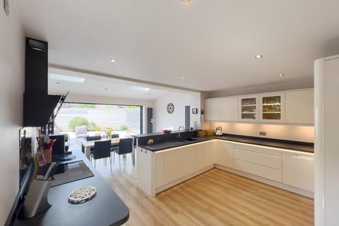 127 Corn Mill Crescent, Exeter, EX2 8TN