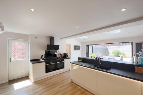 127 Corn Mill Crescent, Exeter, EX2 8TN