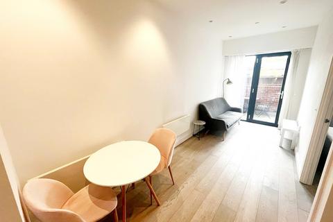 1 bedroom apartment to rent, Bath Road, Slough