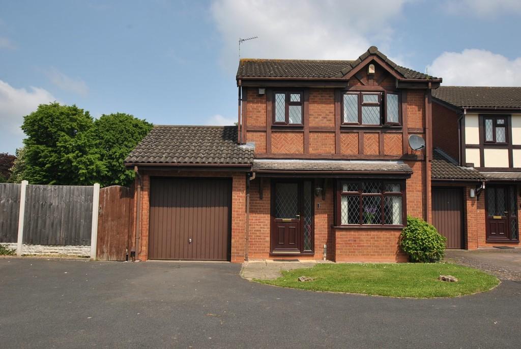Knowle Wood View, Randlay, Telford, TF3 2NE. 3 bed detached house for