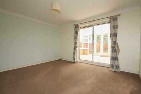 2 bedroom terraced house to rent, Sycamore Grange, Ramsgate