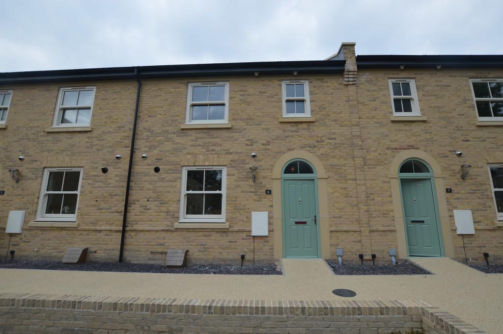 3 bedroom terraced house to rent