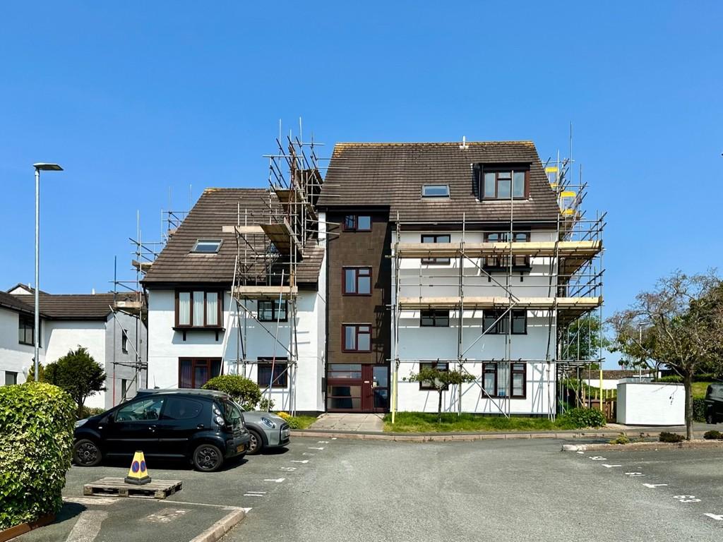 St. Boniface Close, Beacon Park, Plymouth 1 bed ground floor flat for