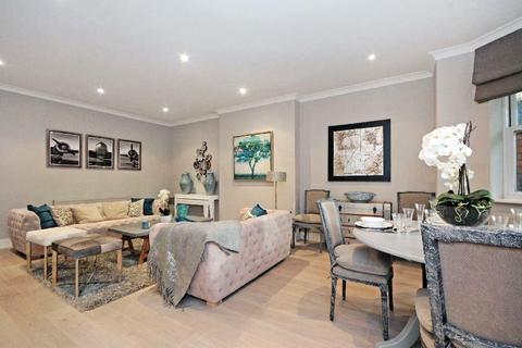 Fitzjohns Avenue, Hampstead, London