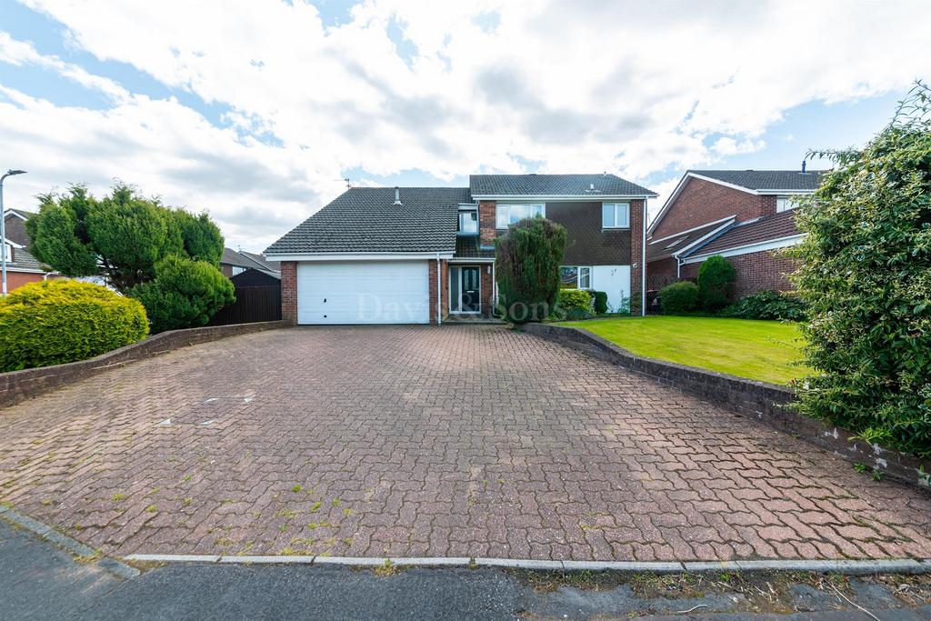 Taliesin Drive, Rogerstone, Newport. NP10 5 bed detached house for sale