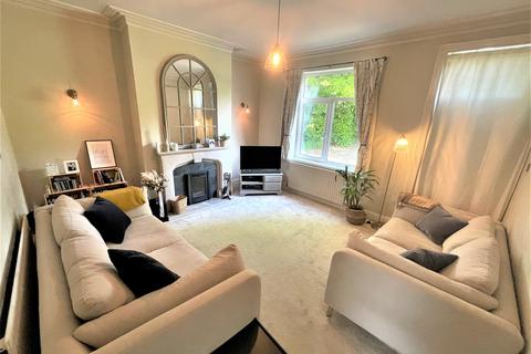 4 bedroom end of terrace house to rent, Portland Street, Pudsey