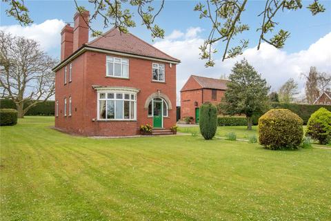 3 bedroom detached house for sale, Silver Street, Winteringham, DN15