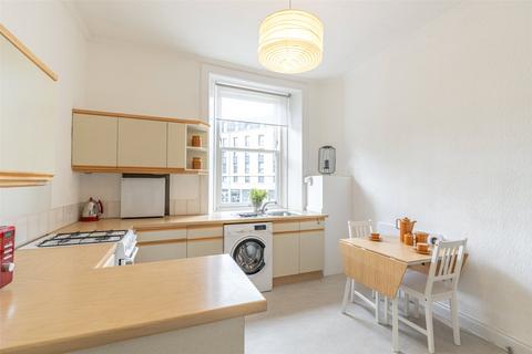 2 bedroom flat to rent, 111/2 Brunswick Street, Edinburgh, EH7
