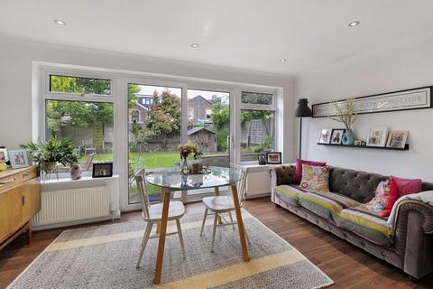 1 Caistor Road, Tonbridge, TN9 1UT