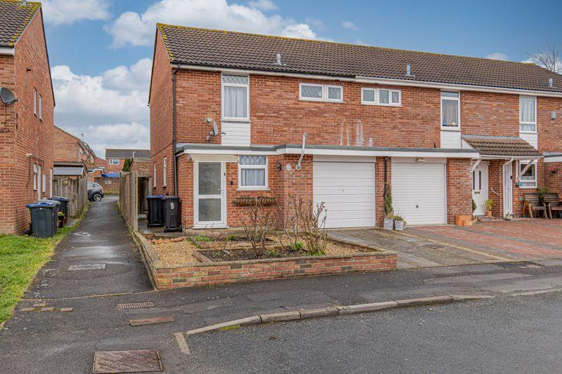 Cotswold Close, Melksham SN12 3 bed end of terrace house for sale £