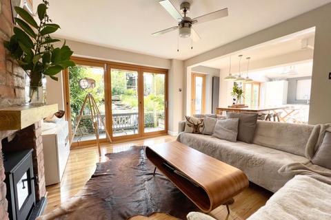 8 Bryngoleu, Rudry, Caerphilly, CF83 3DN