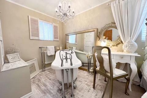 8 Bryngoleu, Rudry, Caerphilly, CF83 3DN