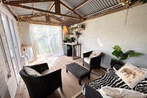 8 Bryngoleu, Rudry, Caerphilly, CF83 3DN