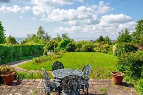 Pinecroft Cliff Road, Hythe, CT21 5XH