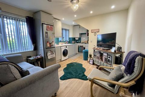 1 bedroom ground floor flat for sale - Collingtree Court, Warwick Road
