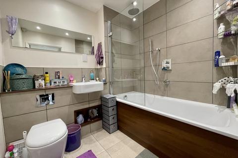 1 bedroom ground floor flat for sale - Collingtree Court, Warwick Road