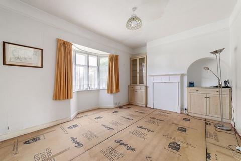 15 Hogarth Hill, London, NW11 6AY