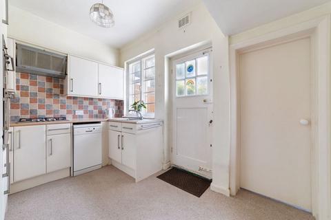 15 Hogarth Hill, London, NW11 6AY
