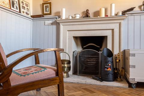 7 Canon Square, Melksham, SN12 6LX