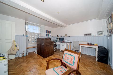 7 Canon Square, Melksham, SN12 6LX