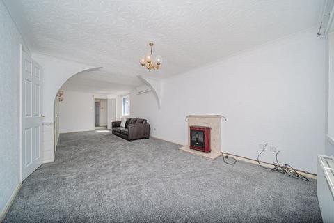 604 Berryfield Lane, Melksham, SN12 6EL