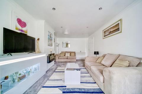 5 Burniston Close, Melksham, SN12 7JS