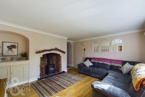 38 Ditchingham Dam, Ditchingham, Bungay, NR35 2JQ