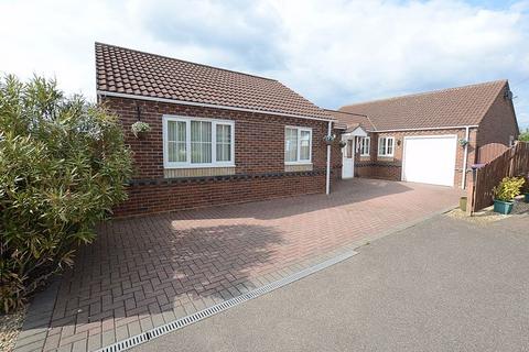 3 bedroom detached bungalow for sale - 24 Abbey Drive, Woodhall Spa