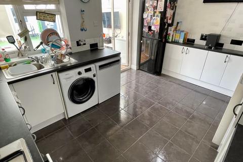 99 Birdbrook Road, Birmingham, B44 8RT
