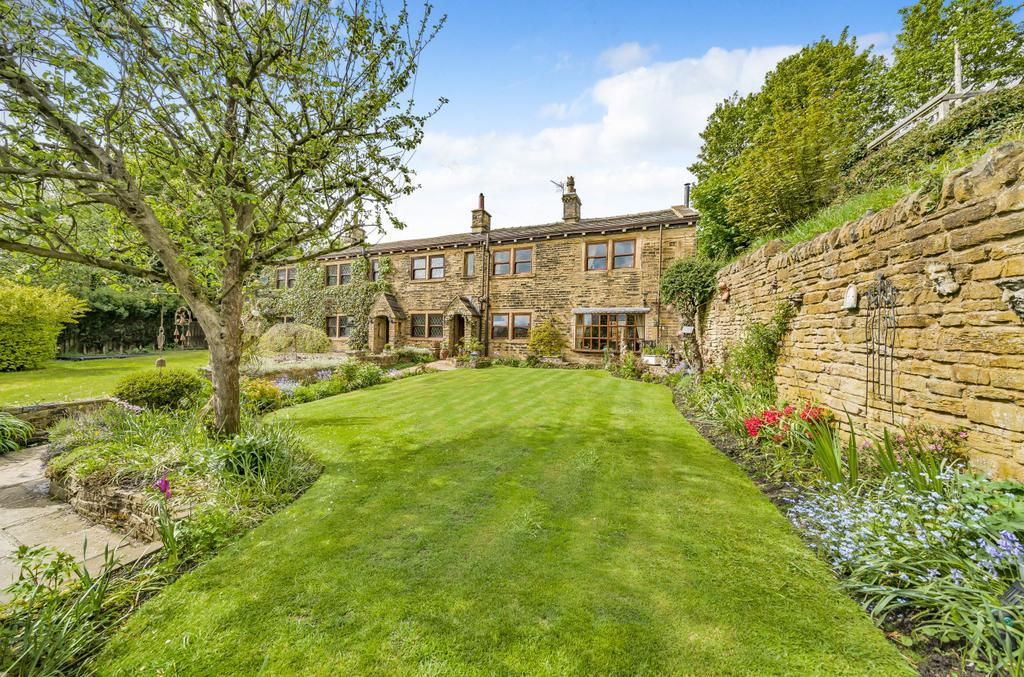 Smalewell Gardens, Pudsey, West Yorkshire, LS28 2 bed semidetached