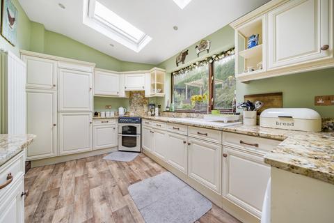 2 bedroom semi-detached house for sale, Smalewell Gardens, Pudsey, West Yorkshire, LS28