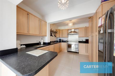16 Allenby Crescent, Grays, RM17 6DH
