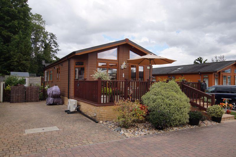 Southwick Road, Fareham PO17 3 bed park home for sale £255,000