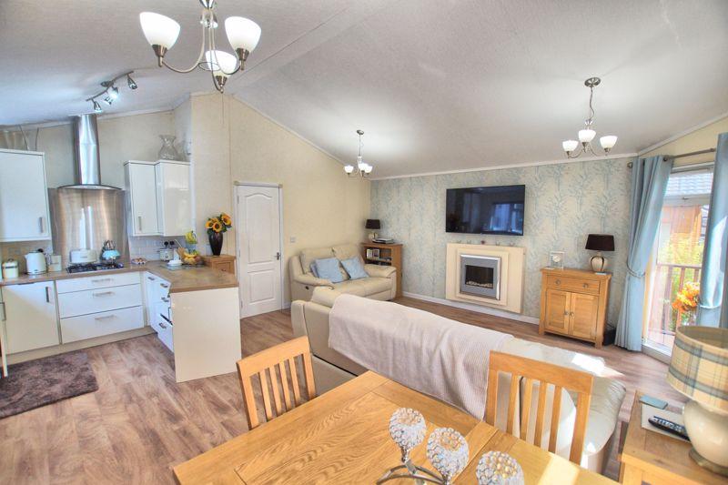 Southwick Road, Fareham PO17 3 bed park home for sale £255,000