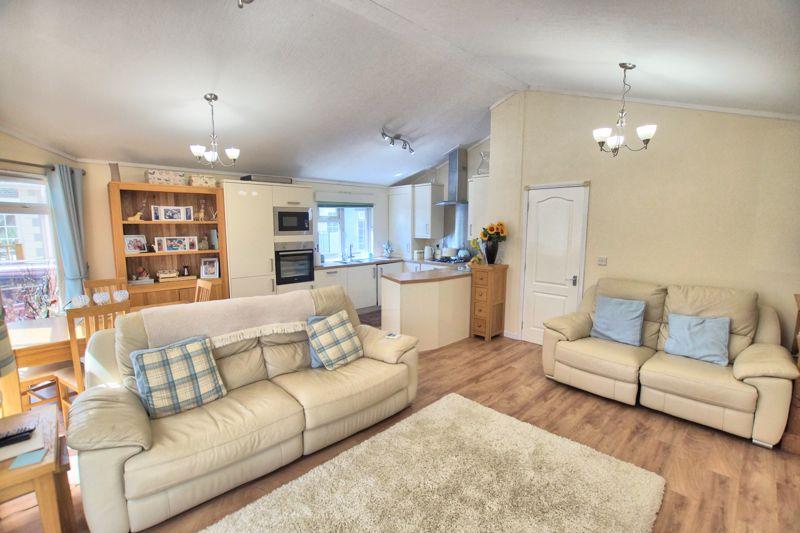 Southwick Road, Fareham PO17 3 bed park home for sale £255,000