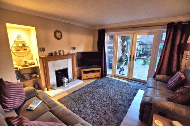 Funtley Road, Fareham PO17 3 bed semidetached house £360,000