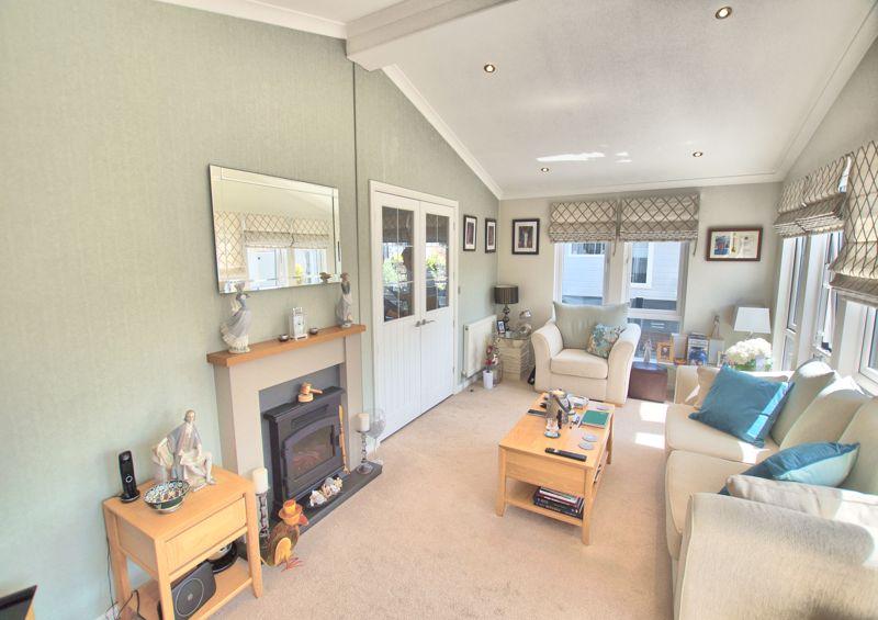 Southwick Road, Fareham PO17 2 bed park home for sale £289,000