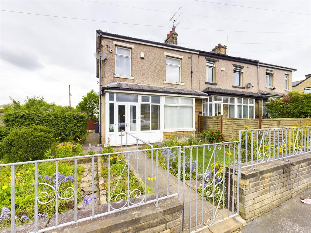 Lister Avenue, Bradford, West Yorkshire, BD4 3 bed end of terrace house