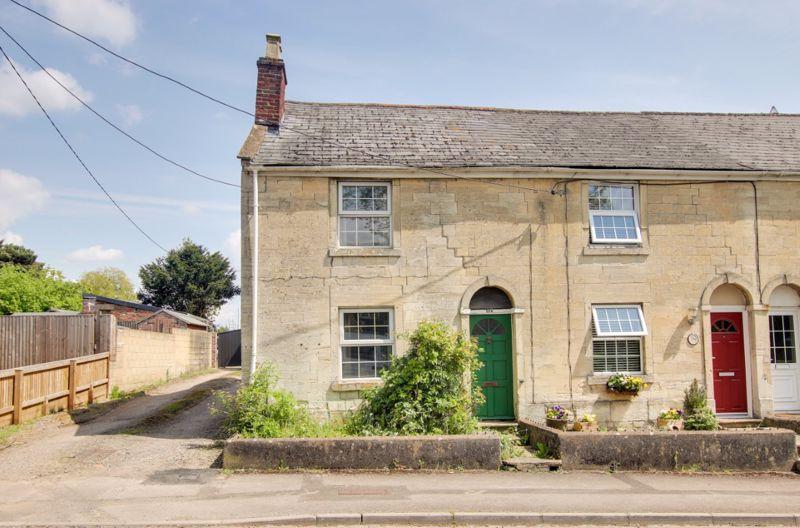 Wyke Road, Trowbridge 3 bed terraced house for sale £240,000