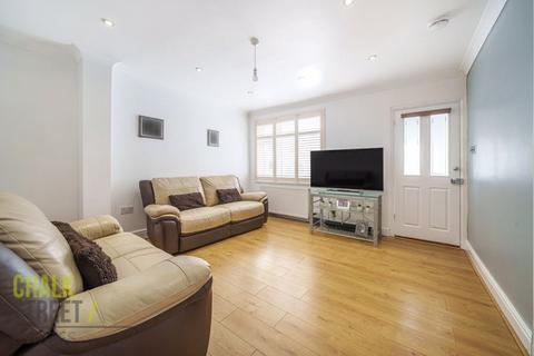 140 Burnway, Hornchurch, RM11 3SQ