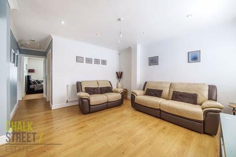 140 Burnway, Hornchurch, RM11 3SQ