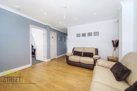 140 Burnway, Hornchurch, RM11 3SQ