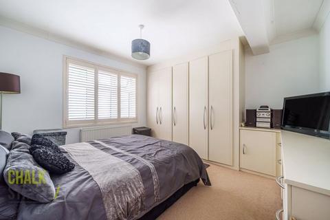 140 Burnway, Hornchurch, RM11 3SQ